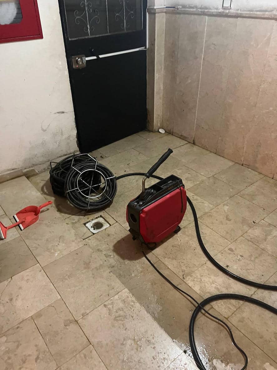 Banyo Gideri Açma için arıza noktasının temiz incelenmesi